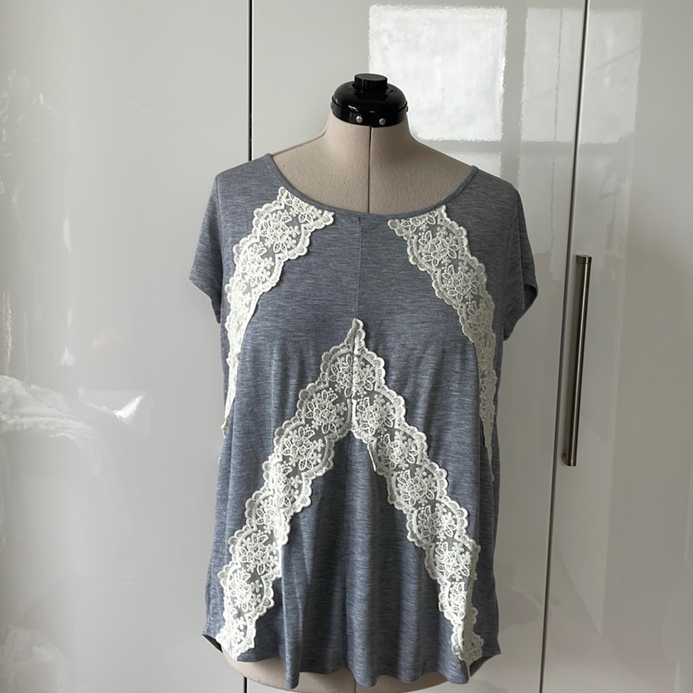 Ann Taylor Loft Top with Short Sleeves Color-GrayWhite Size-Large NWOT